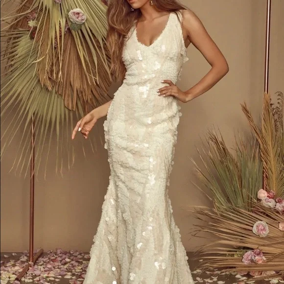 high split plunge neck maxi dress in sage Twist Drape Satin Maxi Dress
